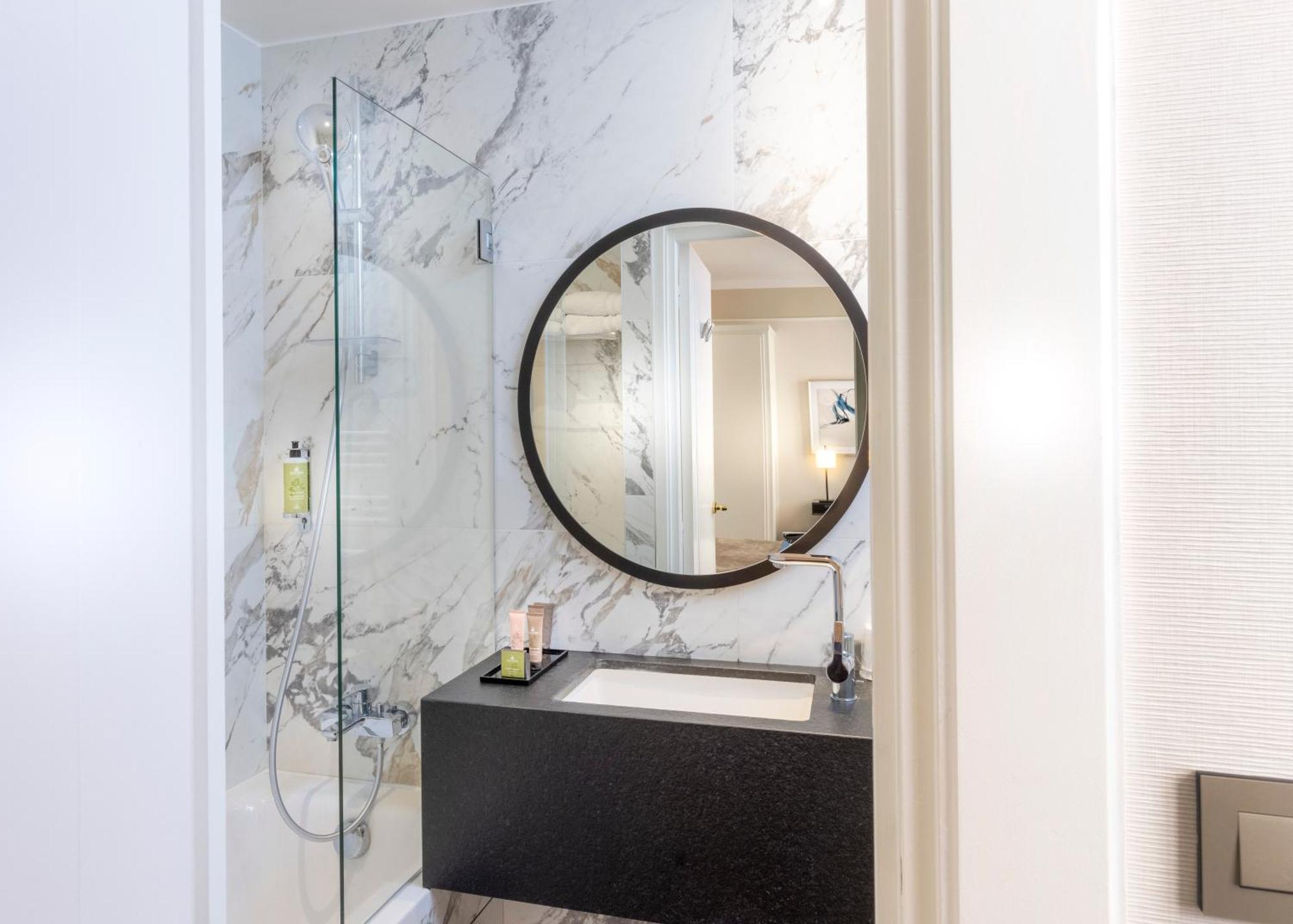 Hotel Du Bois Champs-Elysees Париж Екстериор снимка